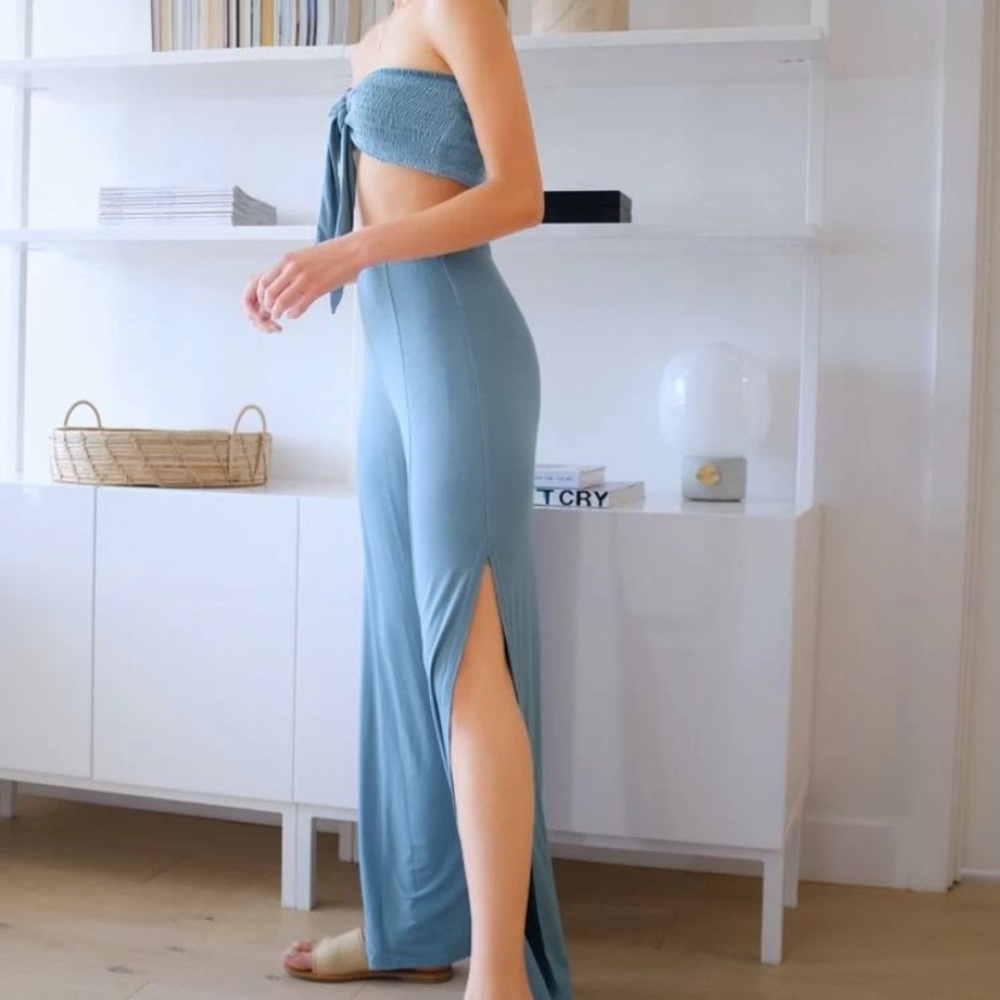 Two piece set - Picture 3 of 3